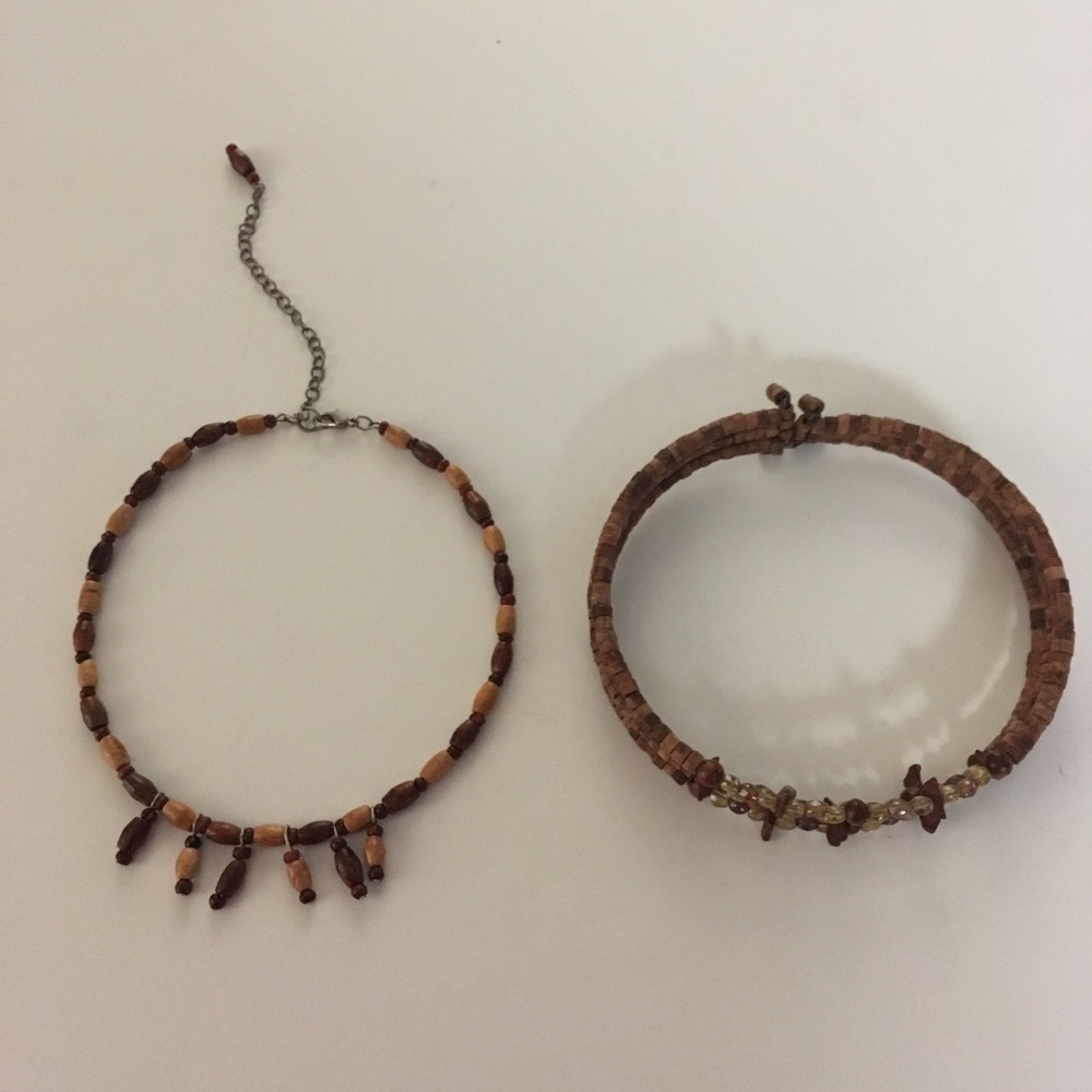 2 chokers